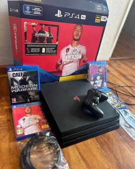 Playstation 4 PRO 1TB - 2