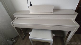 Yamaha CLP-535 WA + stolička - 2