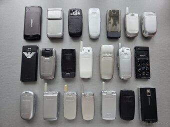 sbírka mobilních telefonů - konvolut - 2