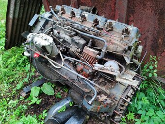 Demontovaný motor Liaz SA8 (kropička) - 2