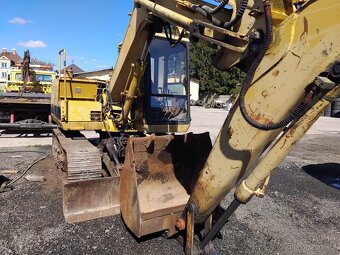 Pásové rypadlo CAT E70b - 2