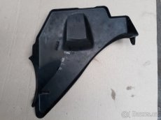 Horní kryt motor. prostoru Audi A6 C5 3.0 V6 2002 - 2