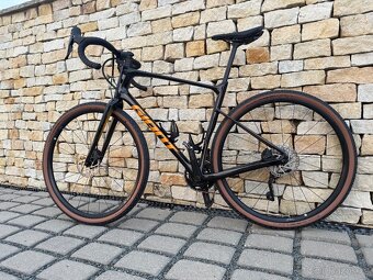 Prodám karbonový GRAVEL GIANT REVOLT ADVANCED 3 - 2