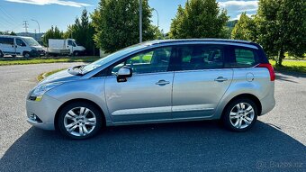 PEUGEOT 5008 2.0 HDi 7míst - 2