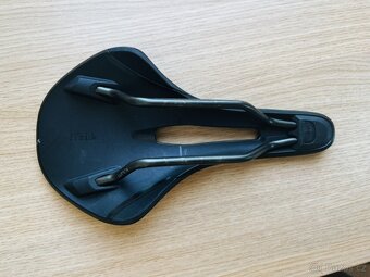 Silniční sedlo Fizik Antares R5 - 2
