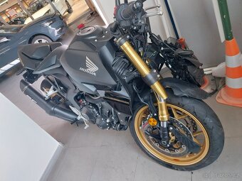 Honda CB1000 Hornet SP, nové 5/25-po nehodě 940km - 2