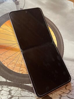 Prodám, vyměním Samsung Z Flip4 - 2