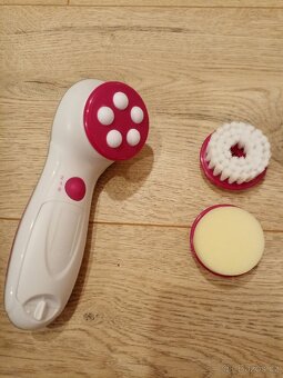 Masážní přístroj na obličej - 2