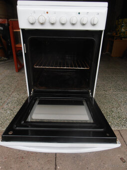 SKLOKERAMICKÝ SPORÁK INDEST - 2