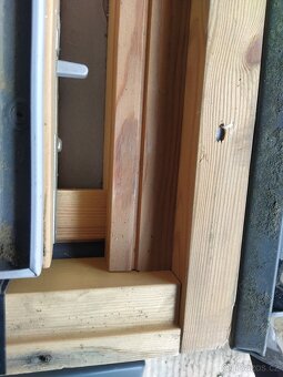 střešní okno Velux 94x140 s oplechováním - 2