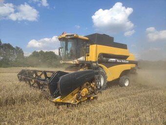 Kombajn New Holland CS640 - 2