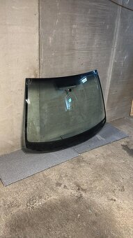 Škoda Octavia 2 - ND -  čelní sklo - 2