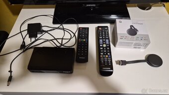 Samsung TV 32" +set-top box a chromecast - 2