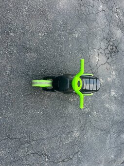 Plastové odrážedlo - 2