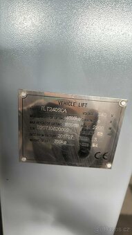 Hydraulický zvedák bez přejezdu - 2