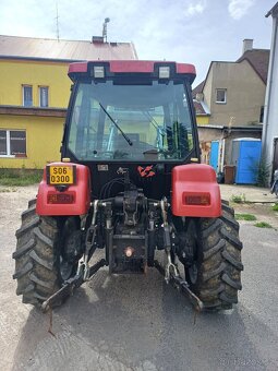 Traktor s čelním nakladačem - 2