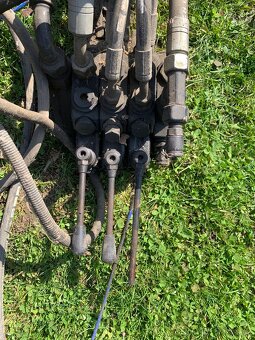 Hydraulický rozvaděč - 2