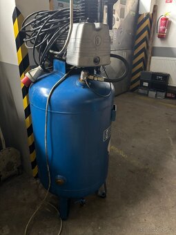 Kompresor Orlík 250L - 2