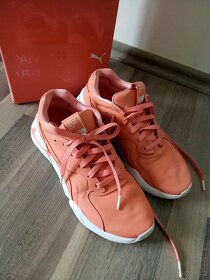 PUMA x PANTONE nova trainers in living coral - 2