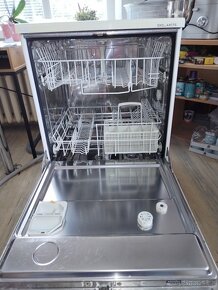 Myčka nádobí Miele. - 2