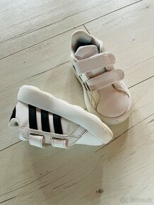 Adidas bubblecomfy vel. 24 - 2
