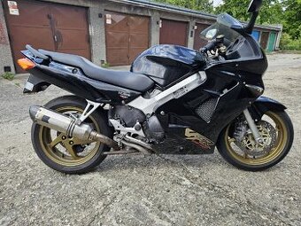 Honda VFR800 FI - 2