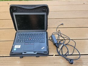 Lenovo X260 s krytem - 2