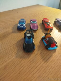 Hot wheels -9 autíček (včetně Star wars edice)-dobrý stav - 2