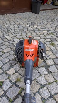 Křovinořez Oleo-Mac BC 240 T se ZADŘENÝM MOTOREM - 2