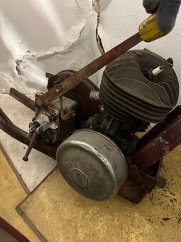 Jawa 250 Přírubová - Motor a převodovka - 2