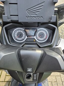 Honda forza 125, ABS, po servisu. Cena dohodou - 2