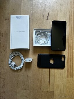Iphone SE 2020, vesmírně šedá, 128GB - 2