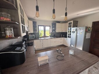 Prodej rodinného domu 276 m², pozemek 2 330 m², Žeravice. - 2