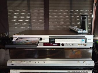 DVD VHS rekordér LG V8806V  top stav - 2