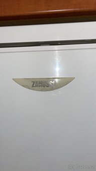 menší lednice Zanussi - 2