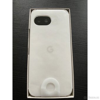 Mobilní telefon Google Pixel 9a 5G 8GB/128GB Porcelán - 2