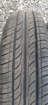Pneu 185/80R15 - 2