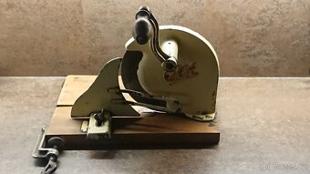 Kráječ na chleba - 2