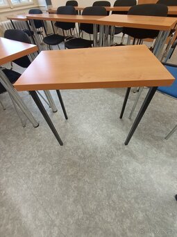 Stoly a židle ze školících místností - 2