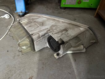 Levý přední světlomet Octavia 2 předfacelift - 2