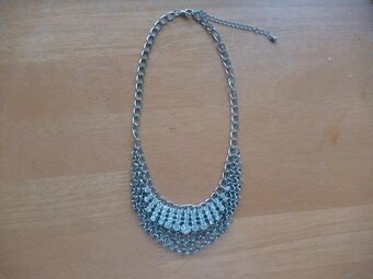 náhrdelníky, náušnice - 2