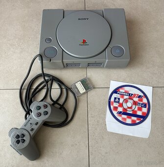 Playstation 1 scph 5502 PAL + volant s pedály a hra - 2