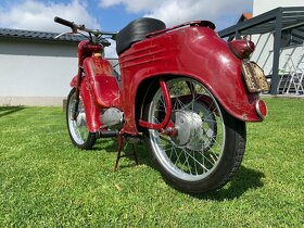 Jawa 555, kráska z 60. let - 2