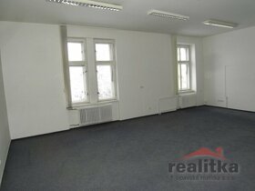 Pronájem nebytových prostor – kanceláře 220 m2, ul. Husova,  - 2