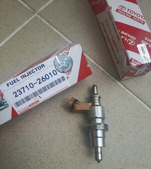 Paty vstrekovač Toyota lexus d4d d-cat 23710-26010 11 12 - 2