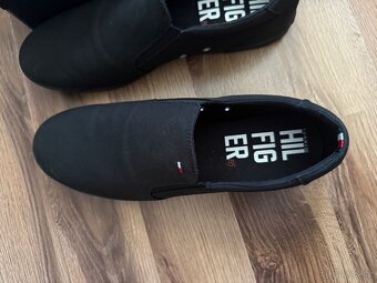 Tommy Hilfiger - 2