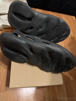 Yeezy Foam RNNR Carbon vel. 44,5 - 2
