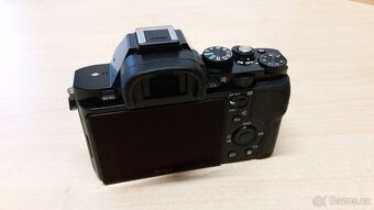 Sony alpha 7r včetně dvou objektivů, stativu, batohu atd. - 2