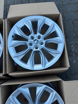 ORIGINÁL Alu Škoda CRATER R19, 5x112 - TOP STAV - 2