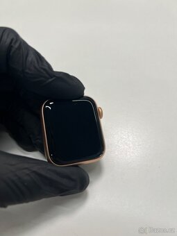 Apple Watch Series SE GPS Gold, 40mm - 2